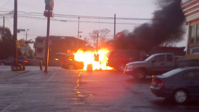 Illustration for article titled Coney Island Car Explodes Behind Reporter